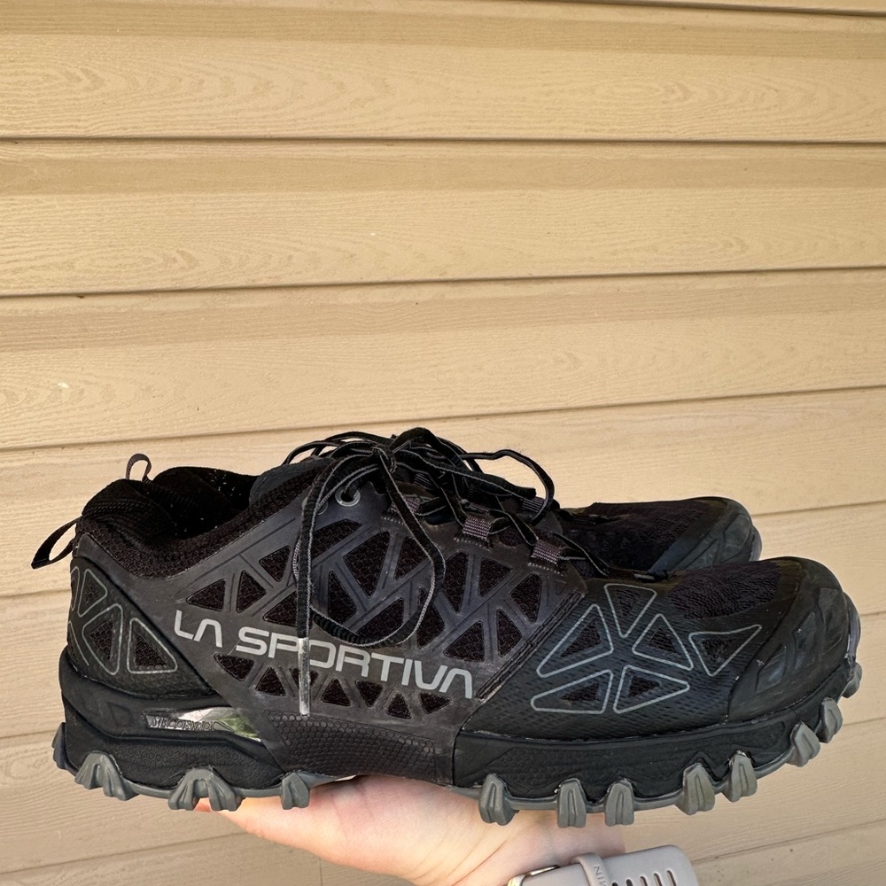 La Sportiva women’s Black and Gray Bushido II Black/Carbon Trail Running Shoes